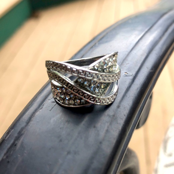 Ring - Picture 2 of 5